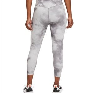 Plus size women’s Nike leggings